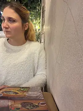AdelRich - Show my tits on public