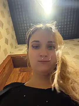 AdelRich - Show my tits on public