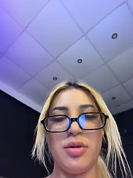 AstridJade - Let's rip this ass with the BIG DILDO