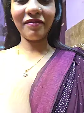 Curvy_BabyGirl - First Day, First Show!