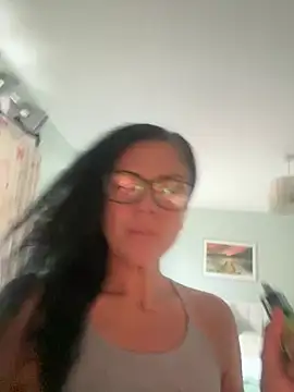 Laurataylor13 - spit and lick my nipple