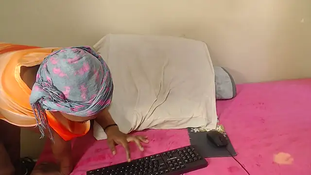 BustyBooty966 - fuck me daddy