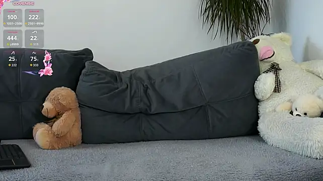 ItsMira - Make my pussy SQUIRT 🌊🌊🌊