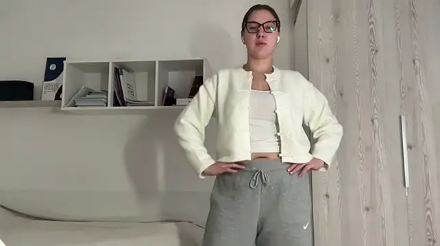 Rubymoonv - Gently stroke my tits🔞