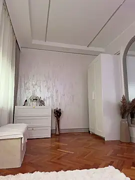 Ilariea_girl - Full Naked and pussy in your face