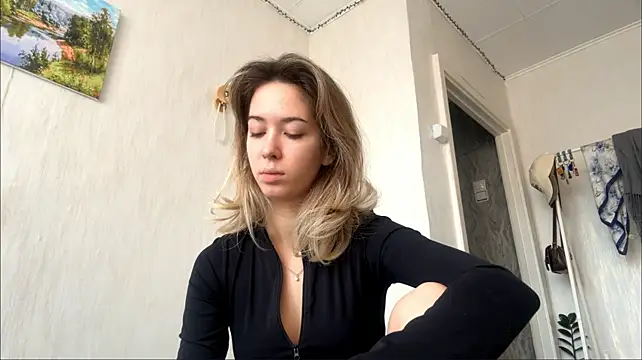 Sara_Bloservety - Add cream on my sweety boobies