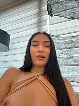 AliceSchuster - Tease my nipples vibe my clit💦