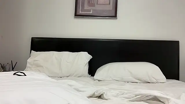 Oliviasmith2 - dildo blowjob+pussy flash