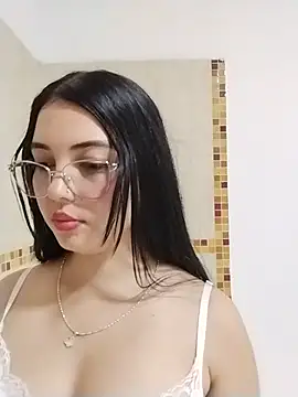 Julianne_valerin
