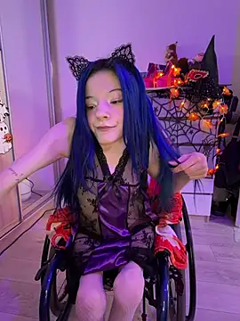 MiniSophiaa - Show ass/doggy 5min