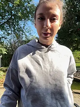 CherryBombs- - BLOWJOB IN THE PARK