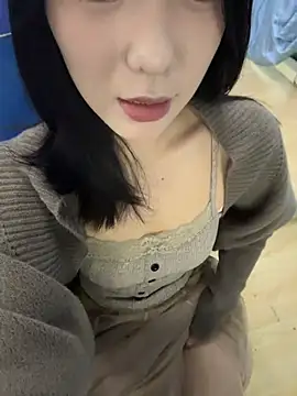 Lucy2027 - m腿桌面上震小穴