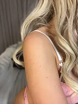 PinaColaBoom - NAUGHTY VIBES😈