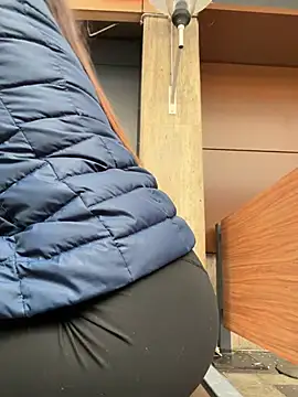 Beautydiamond - Show pussy close in the full terrace