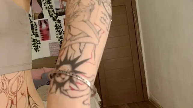 Lily_Flores - DILDO RIDE