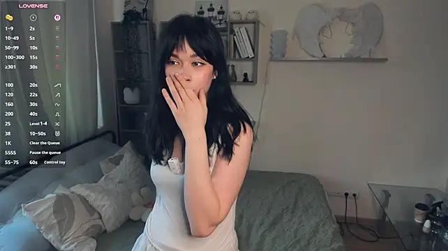 GwynBelous - show my panties