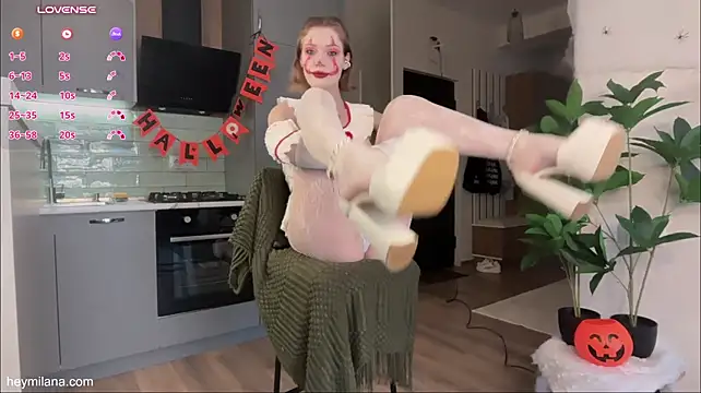 GlaydsLeveto - show and tease by my underwear