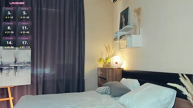 MaryJacksoon - Flash tits
