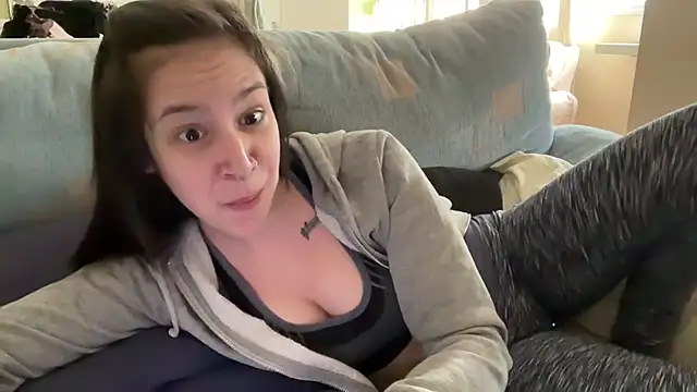 LadyMojito - SHOWING FEET AND STEP POV