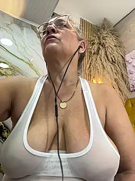 Misevie - style doggy + 1 finger in pussy
