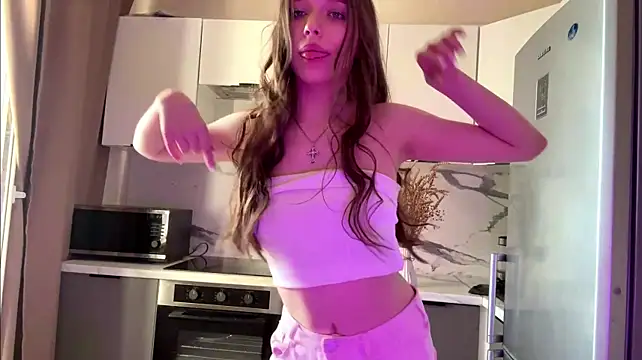 TylerAbbay - 🥰Shake hips to music😍