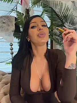 ReynaMorel - Naked doggy tease and spanks