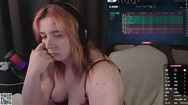 Ruby_Lust - Get naked, spread holes