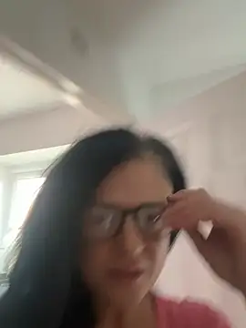 Laurataylor13 - spit and lick my nipple
