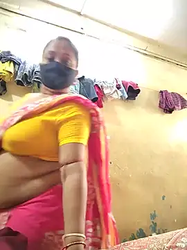 Curvy-Kamini