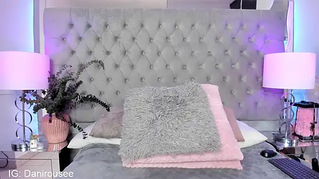Danirouse - fuck me in missionary
