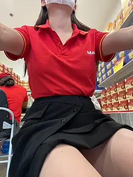 Sneaky_Cumshoot