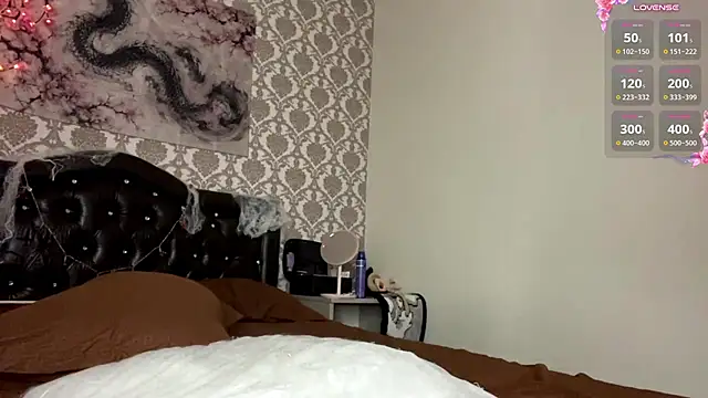 MadalynNosel - Open boobs