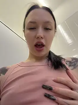 EliteBitch - more slap my boobs in man WC💅