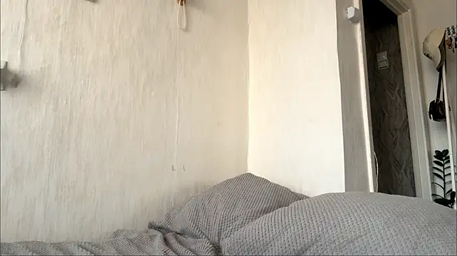 Sara_Bloservety - Add cream on my sweety boobies