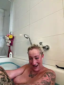 Bigboobiegirl90