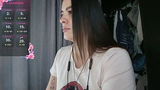 ImSophieFox - Massage and squeeze tits 💖