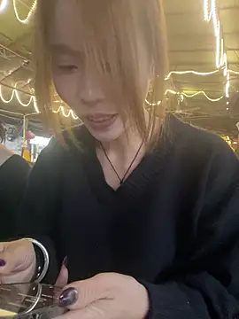 Luck6688 - 完成目标户外互舔闺蜜奶头