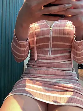 Meii-meyy - Naked squirt show