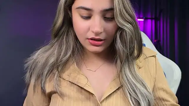 Demieliss - ''''shower some love'''''🦋 🎀