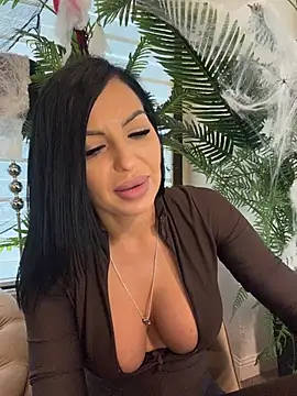 ReynaMorel - Naked doggy tease and spanks