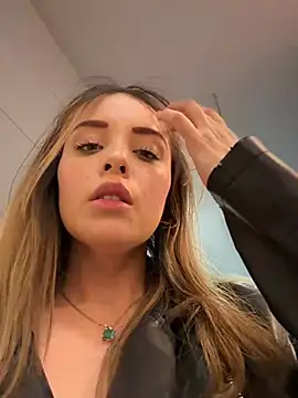 Alirawrz - Tease me mall