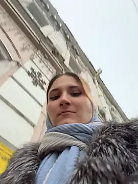 AdelRich - Show my tits on public