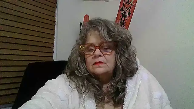 DestineeLoverGirl - Get me Naked