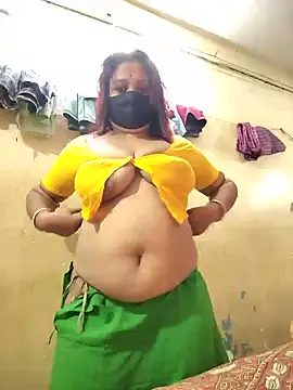 Curvy-Kamini