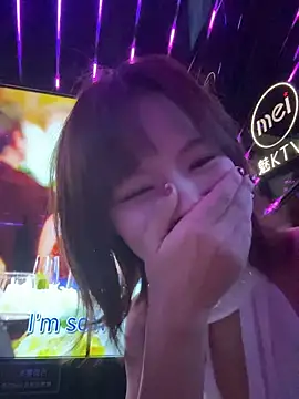19cmfuck18girl - 吸妹妹的奶头