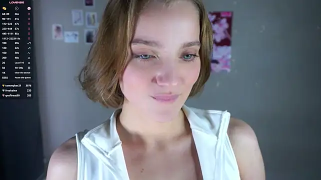 ElvinaBusuttill - awww suck my finger closer...