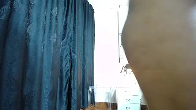 Agathaa_a - Spank tits & nipples clamps