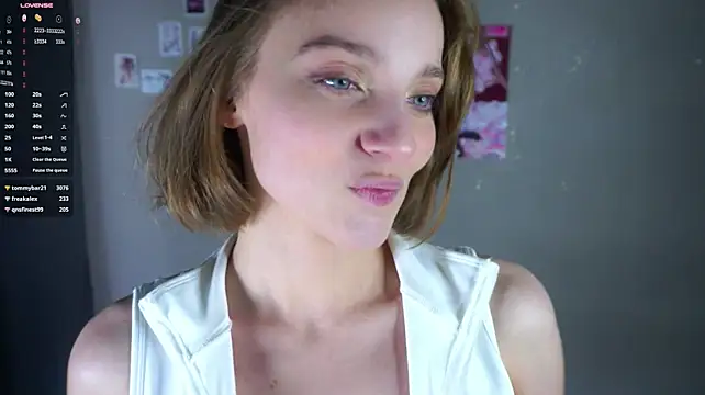 ElvinaBusuttill - awww suck my finger closer...