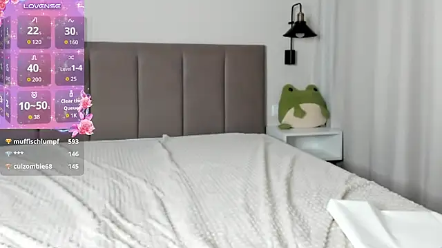 KimberlyWells - show pussy in doggy style😍