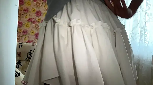 Lerchek_Wia - show and spanks ass